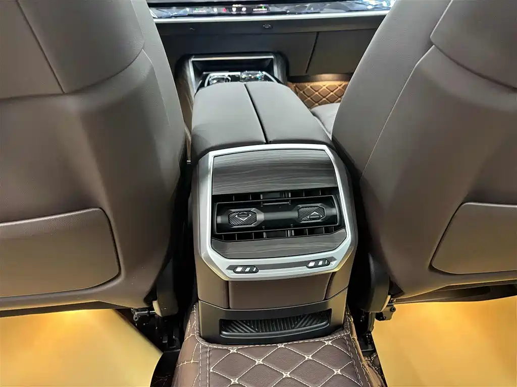 BMW 7 Series 2023 Model 740Li Leading Luxury Package фото 22