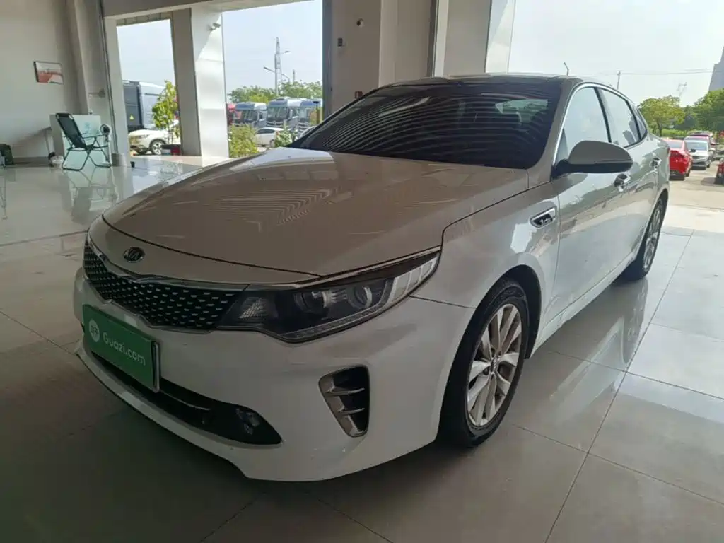 Photo 2 - Kia K5