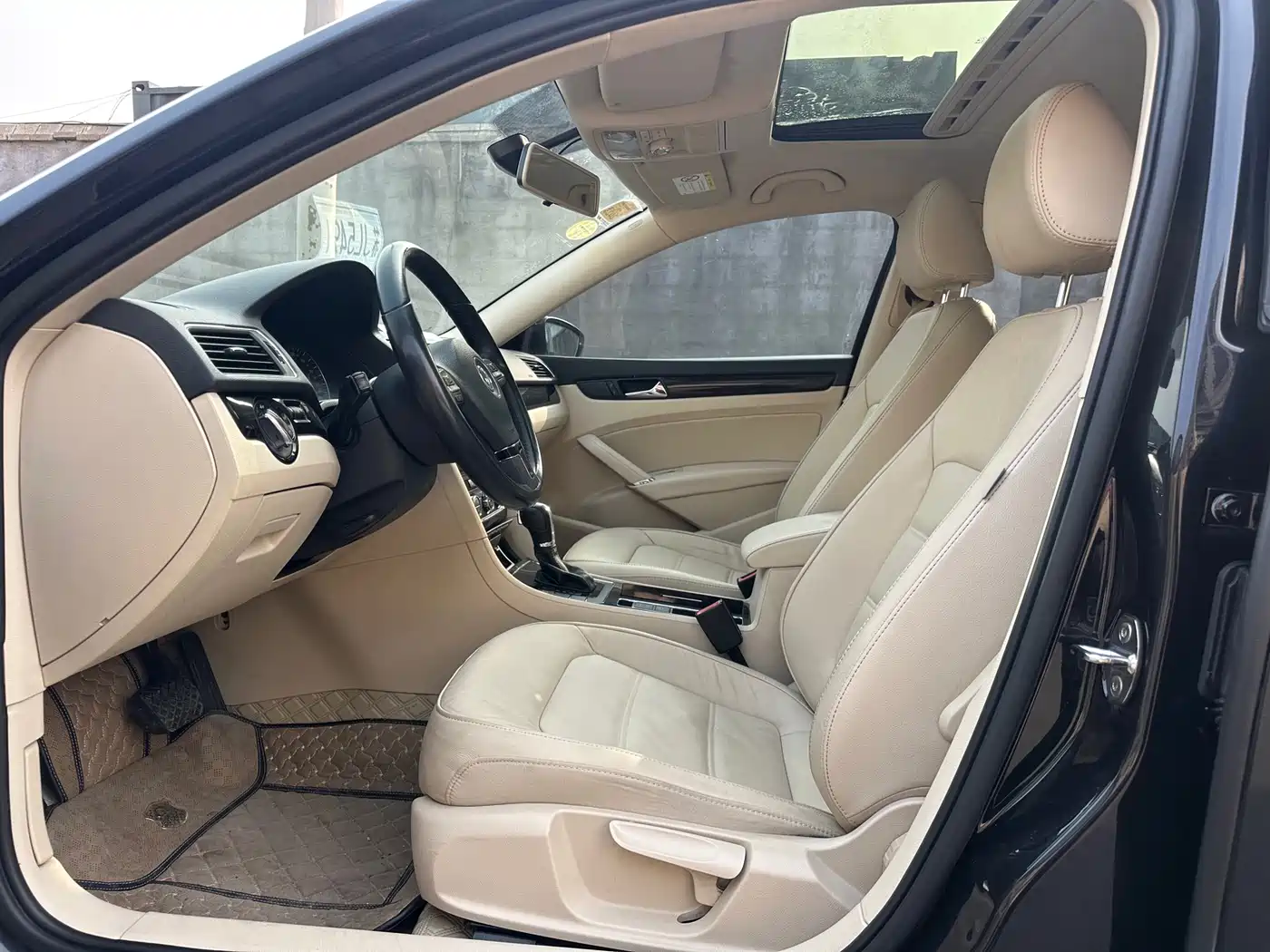 Volkswagen Passat 2014 1.8TSI DSG Luxury Edition фото 7