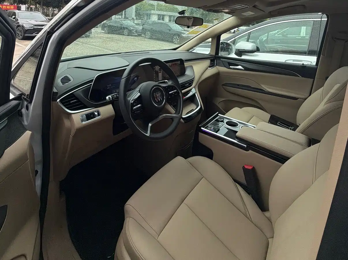 Фото 9 - Buick GL8
