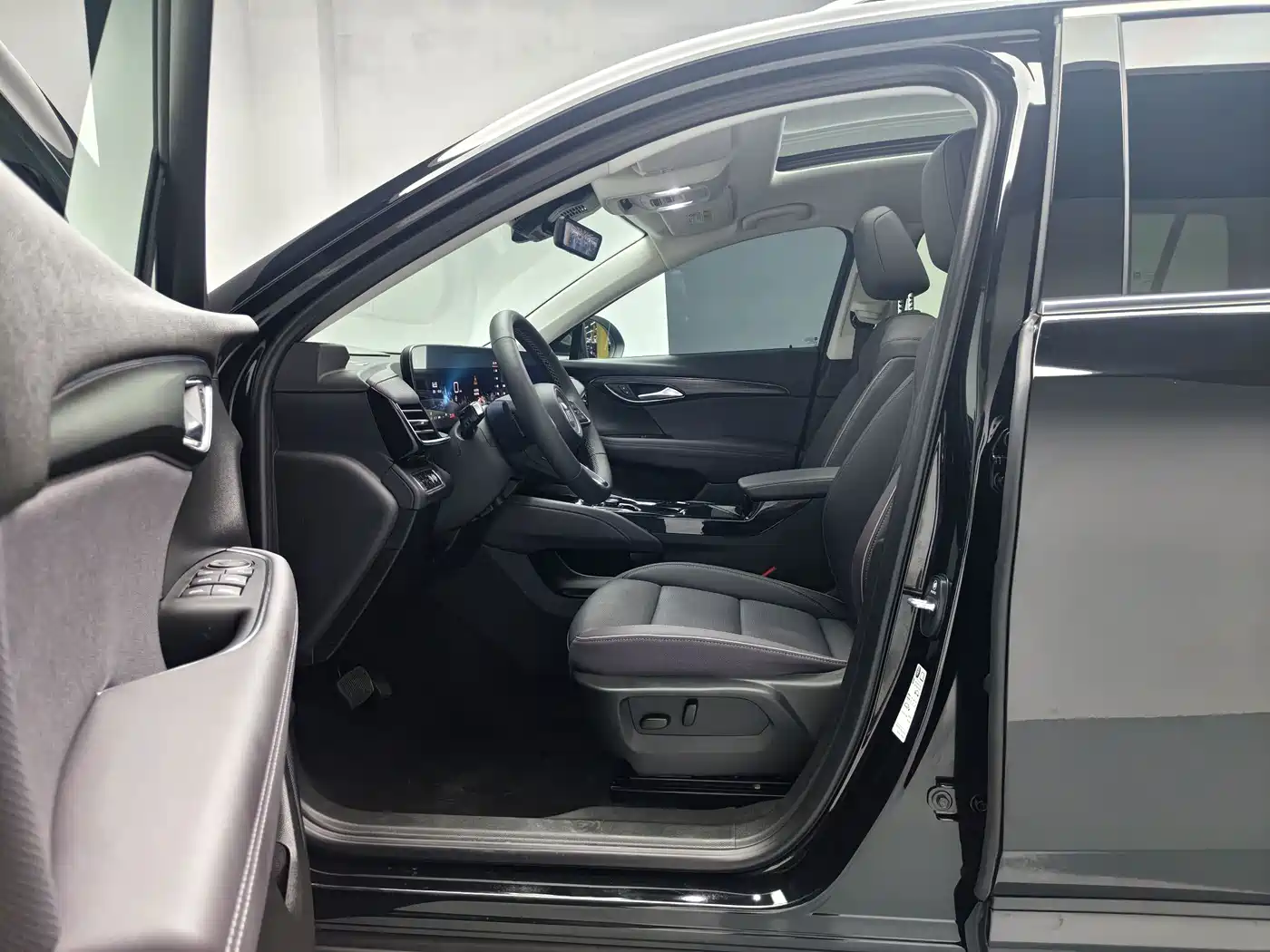 Buick Envision Plus 2026 2026 Envision Plus 28T FWD Base