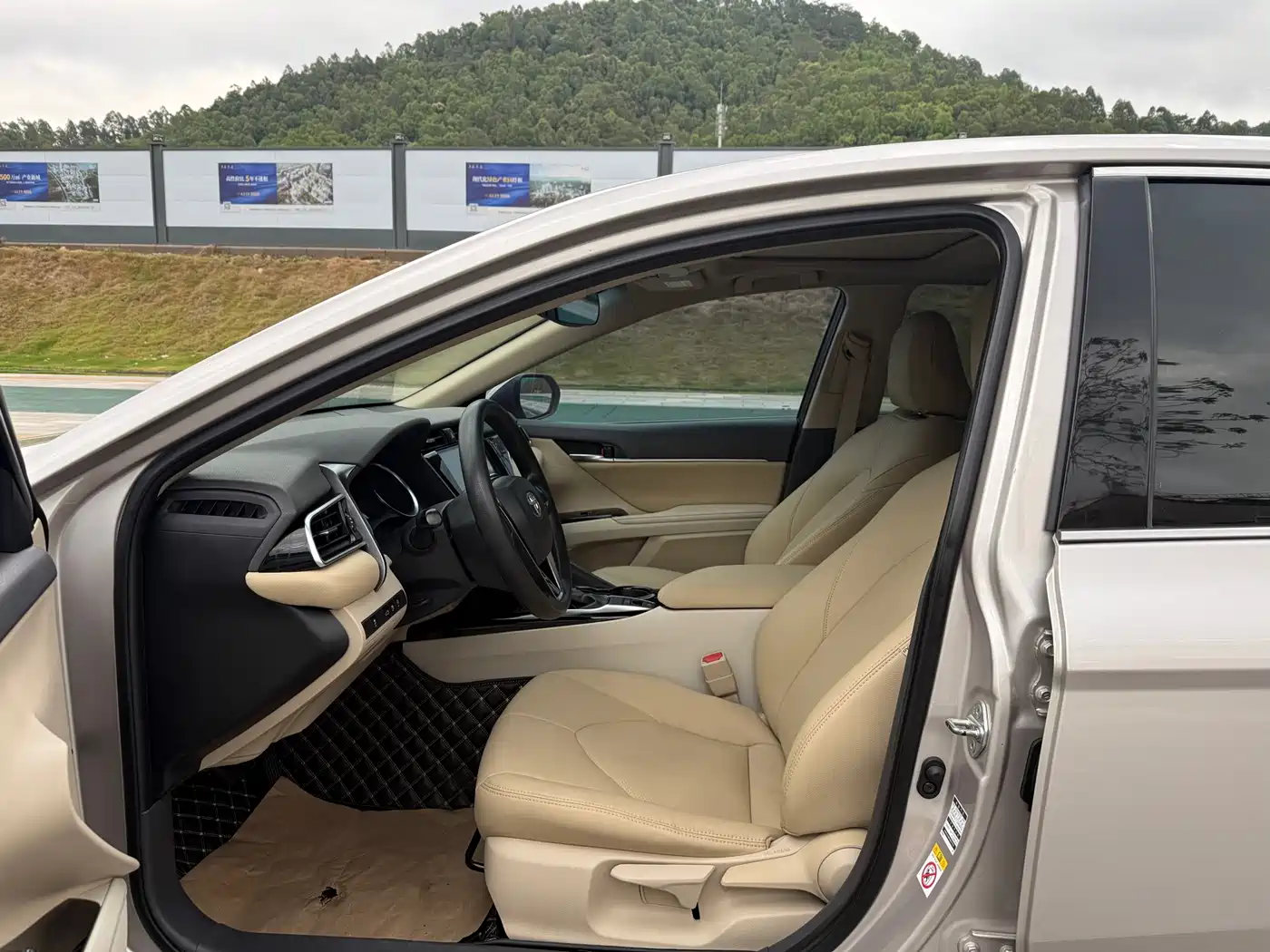 Toyota Camry 2018 2.0E Elite Edition фото 9