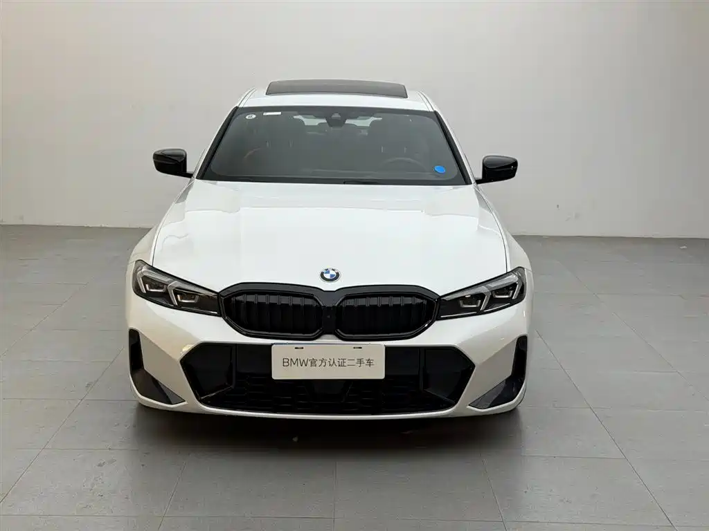 BMW 3 Series 2025 330i M Sport Night Edition фото 2