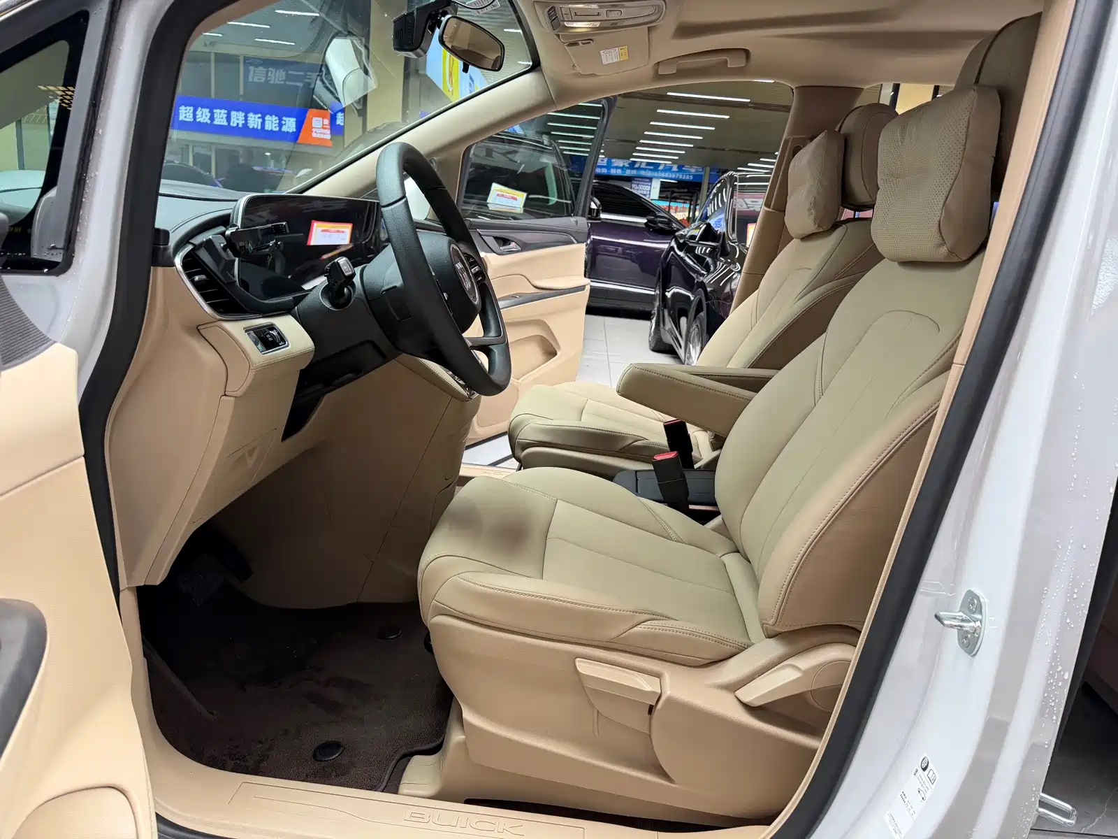 Фото 9 - Buick GL8