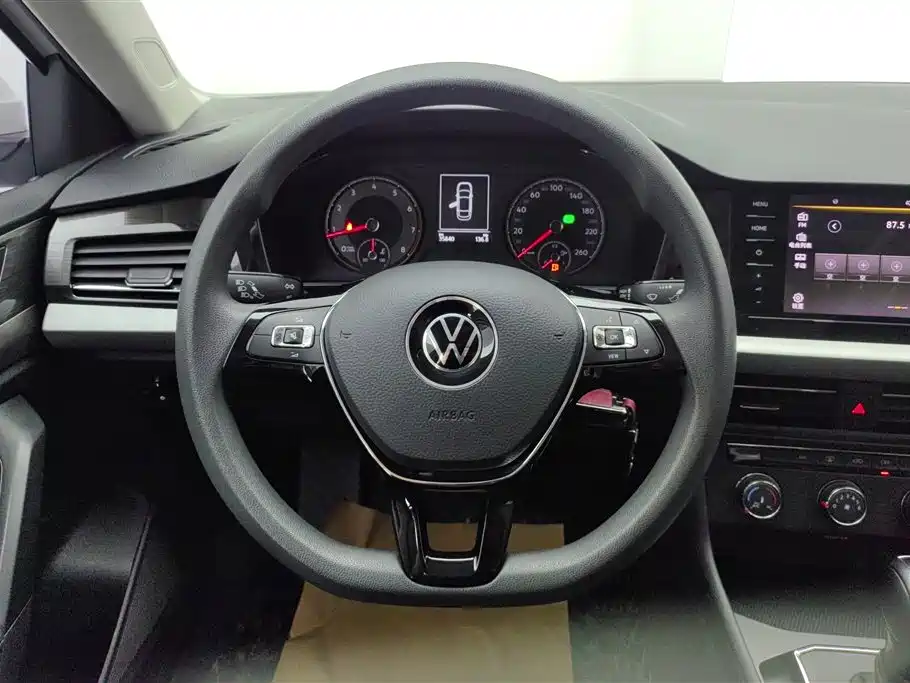 Volkswagen Lavida 2021 1.5L Auto Comfort Edition фото 15