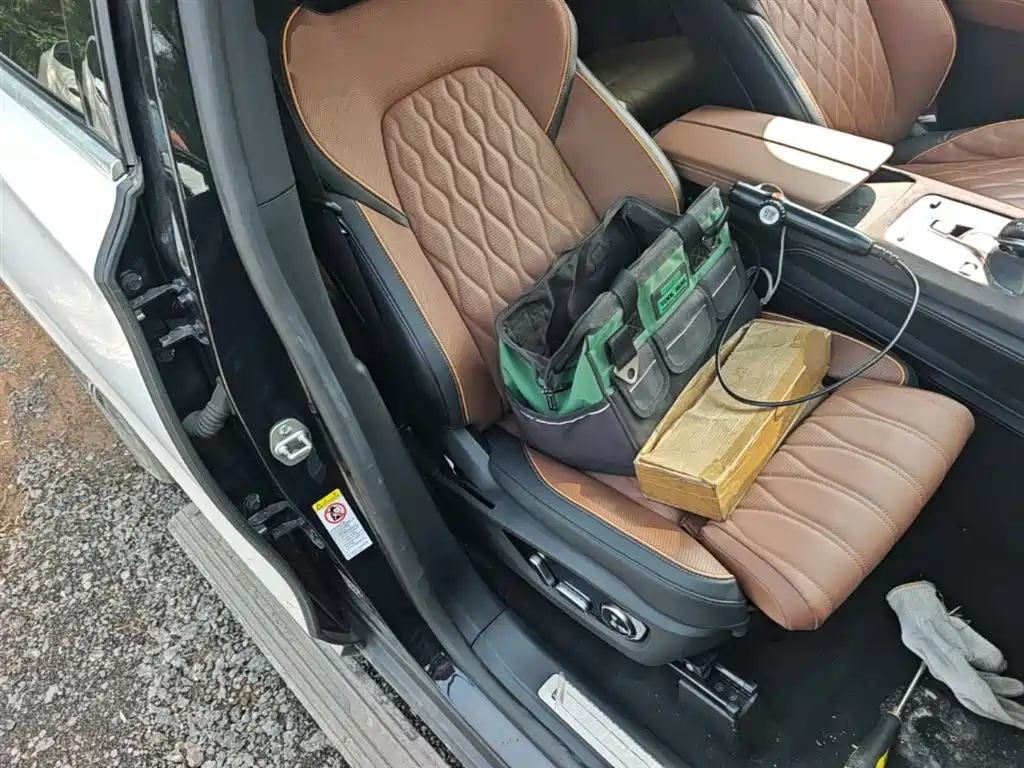 BYD Tang New Energy 2021 DM-i 112KM Honor фото 25