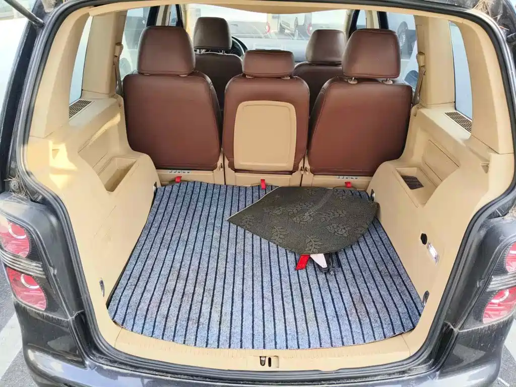 Фото 5 - Volkswagen Touran