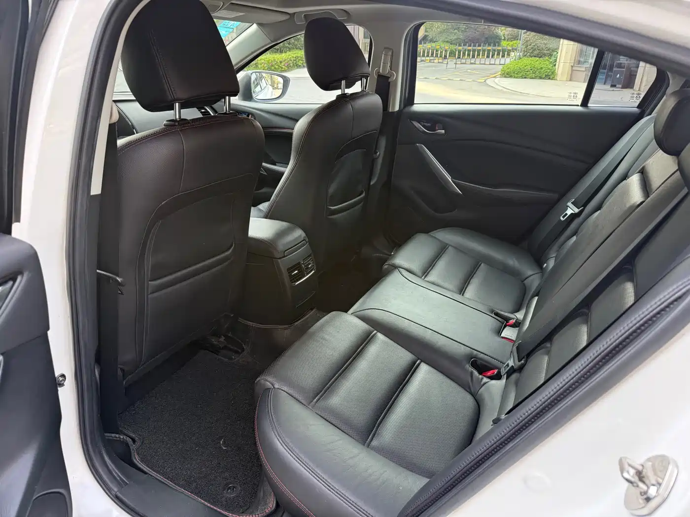 Mazda Atenza 2015 2.5L Skyactiv Sport Edition фото 5