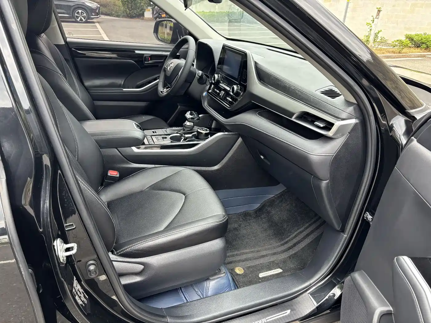 TOYOTA HIGHLANDER