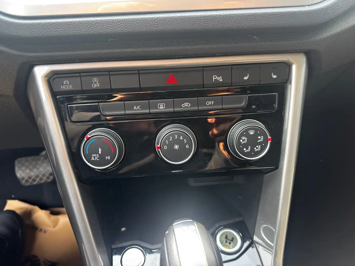 Volkswagen T-ROC 2022 280TSI DSG 2WD Elite PLUS фото 10