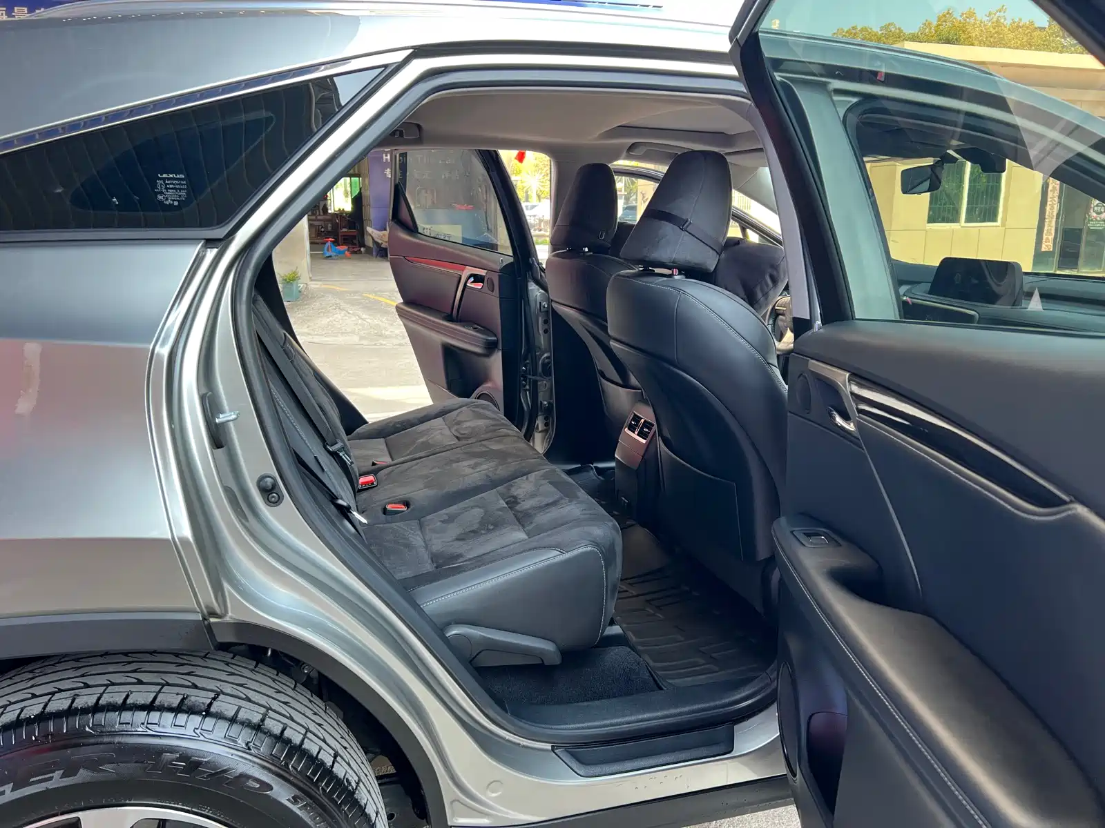 Фото 20 - Lexus RX