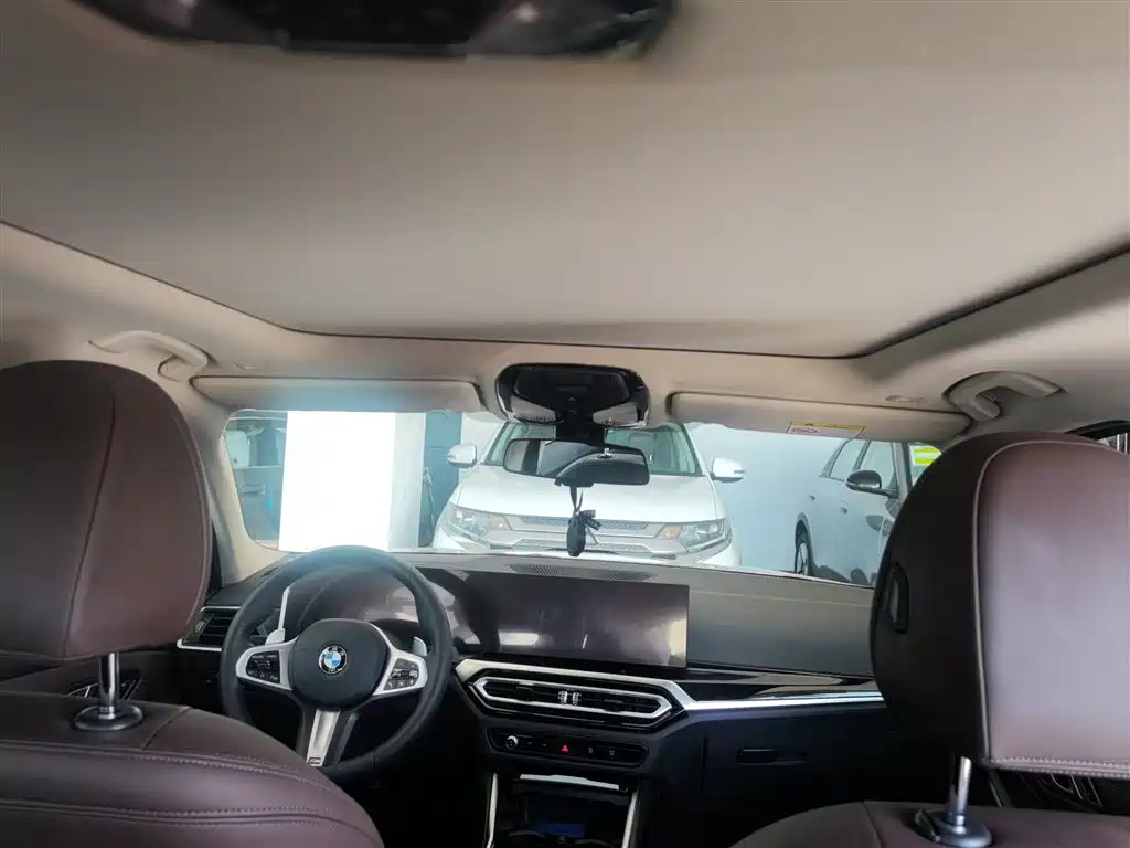 BMW 3 Series 2024 320Li M Sport Package фото 9
