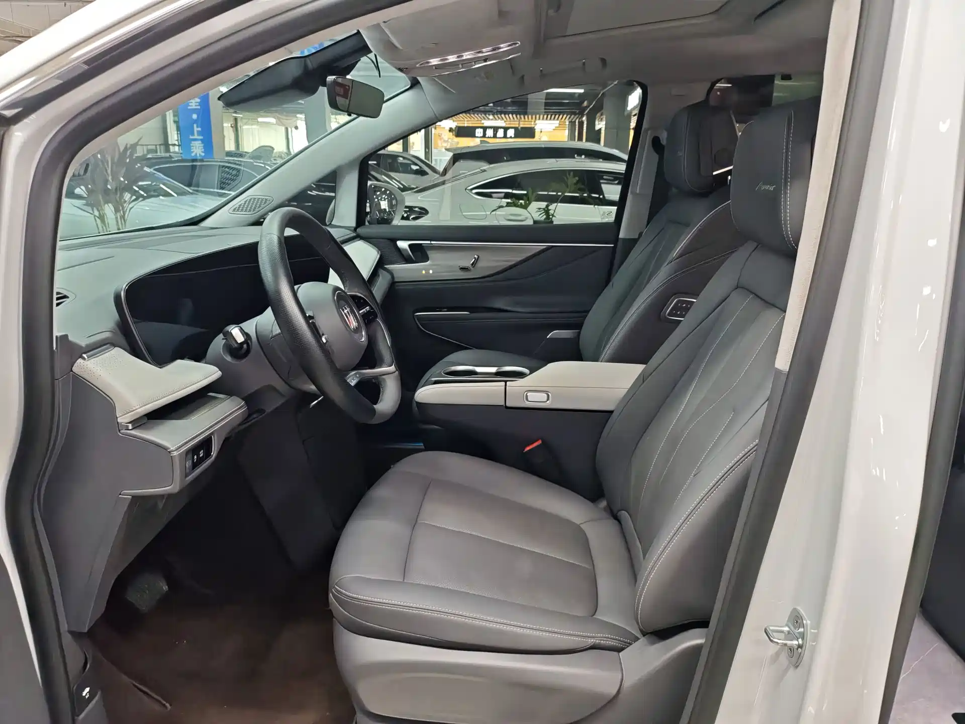 صورة 5 - Buick GL8