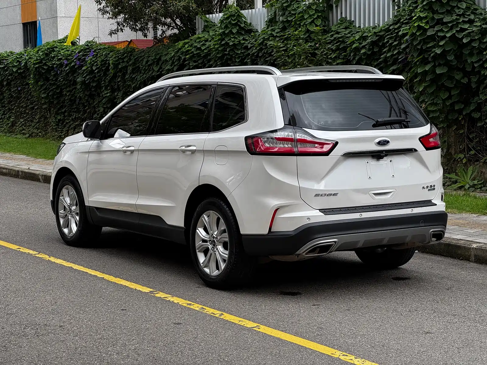 Фото 6 - Ford Edge