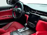 Photo 17 - Maserati Quattroporte