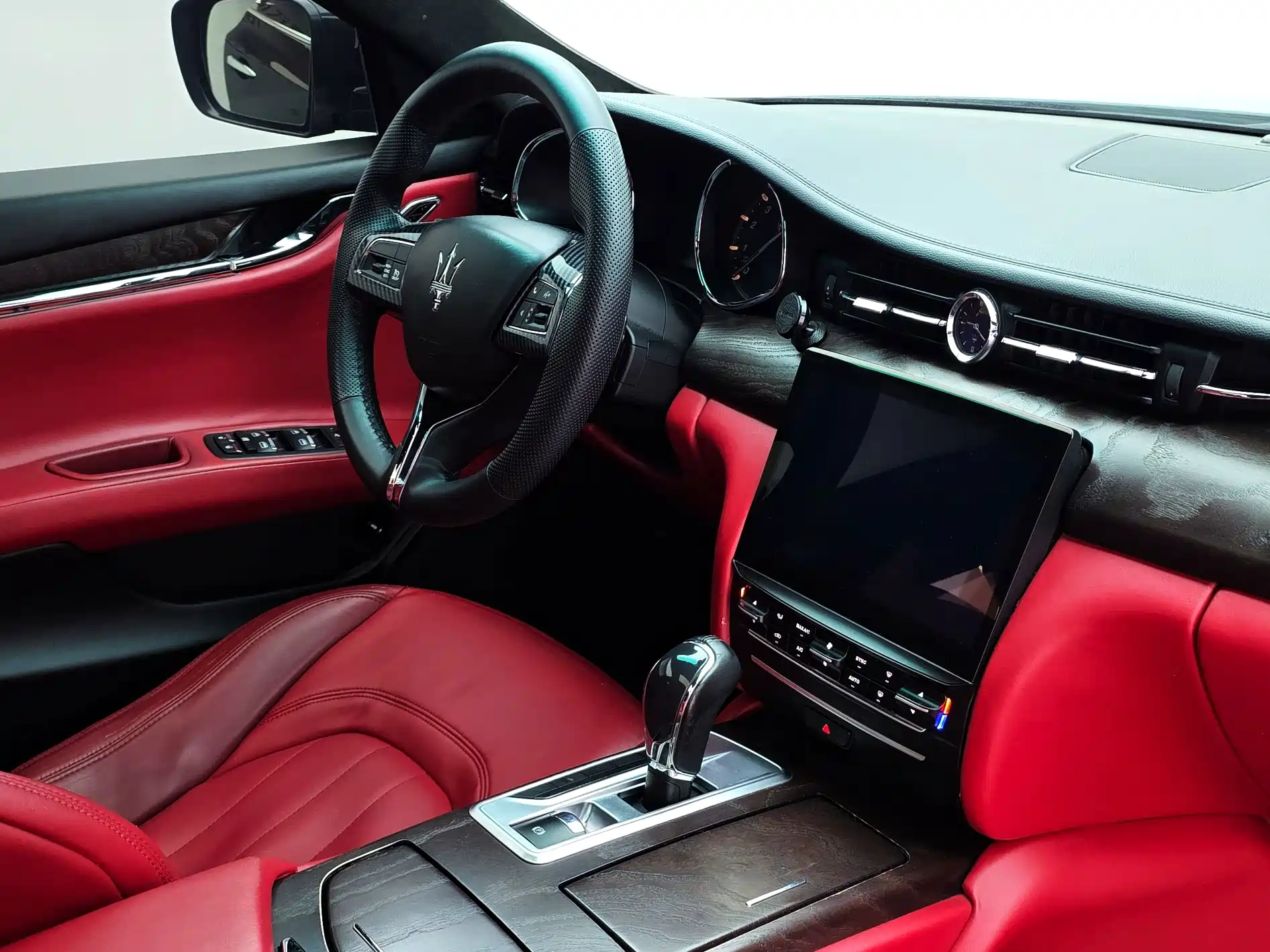 Photo 17 - Maserati Quattroporte