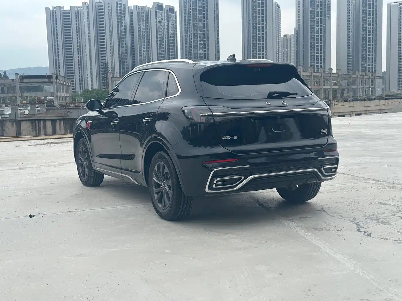 Photo 14 - Hongqi HS5