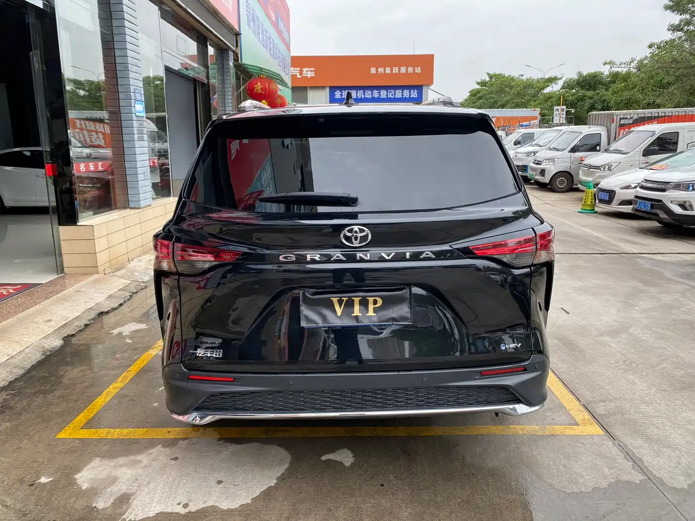 Toyota Granvia 2024 2.5L Hybrid Comfort фото 5
