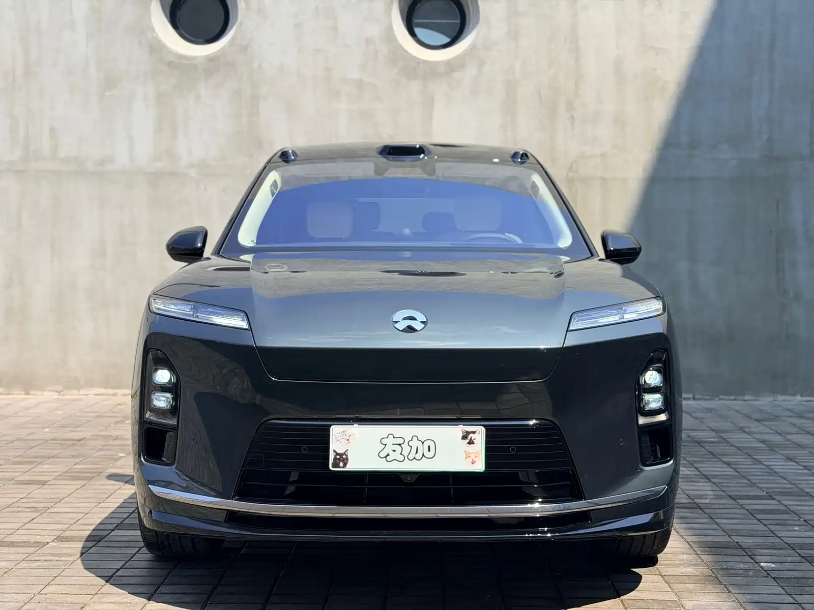 Фото 2 - NIO ES8