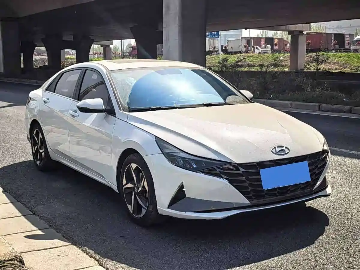 Hyundai Elantra 2021 1.5L CVT GLS Leading Edition фото 2