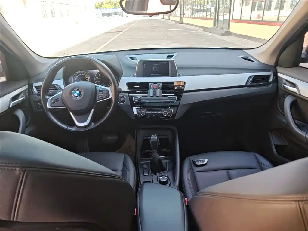 BMW X1 2019 sDrive18Li Fashion Model фото 10