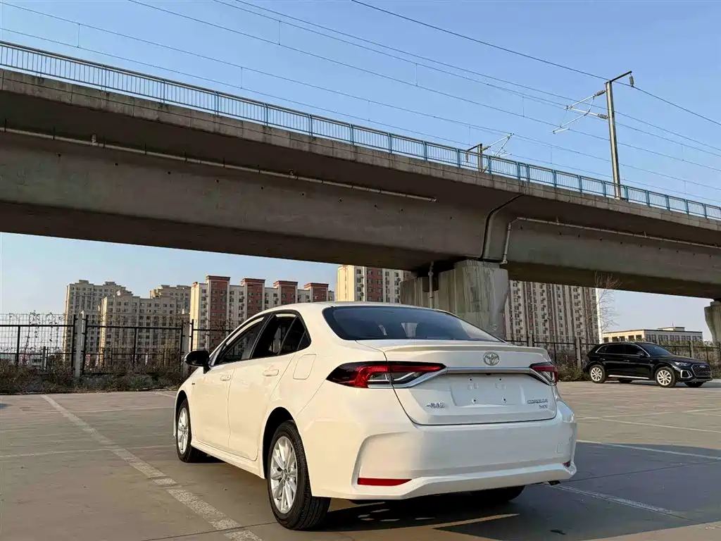 Toyota Corolla 2021 1.2T S-CVT Elite PLUS Edition фото 3