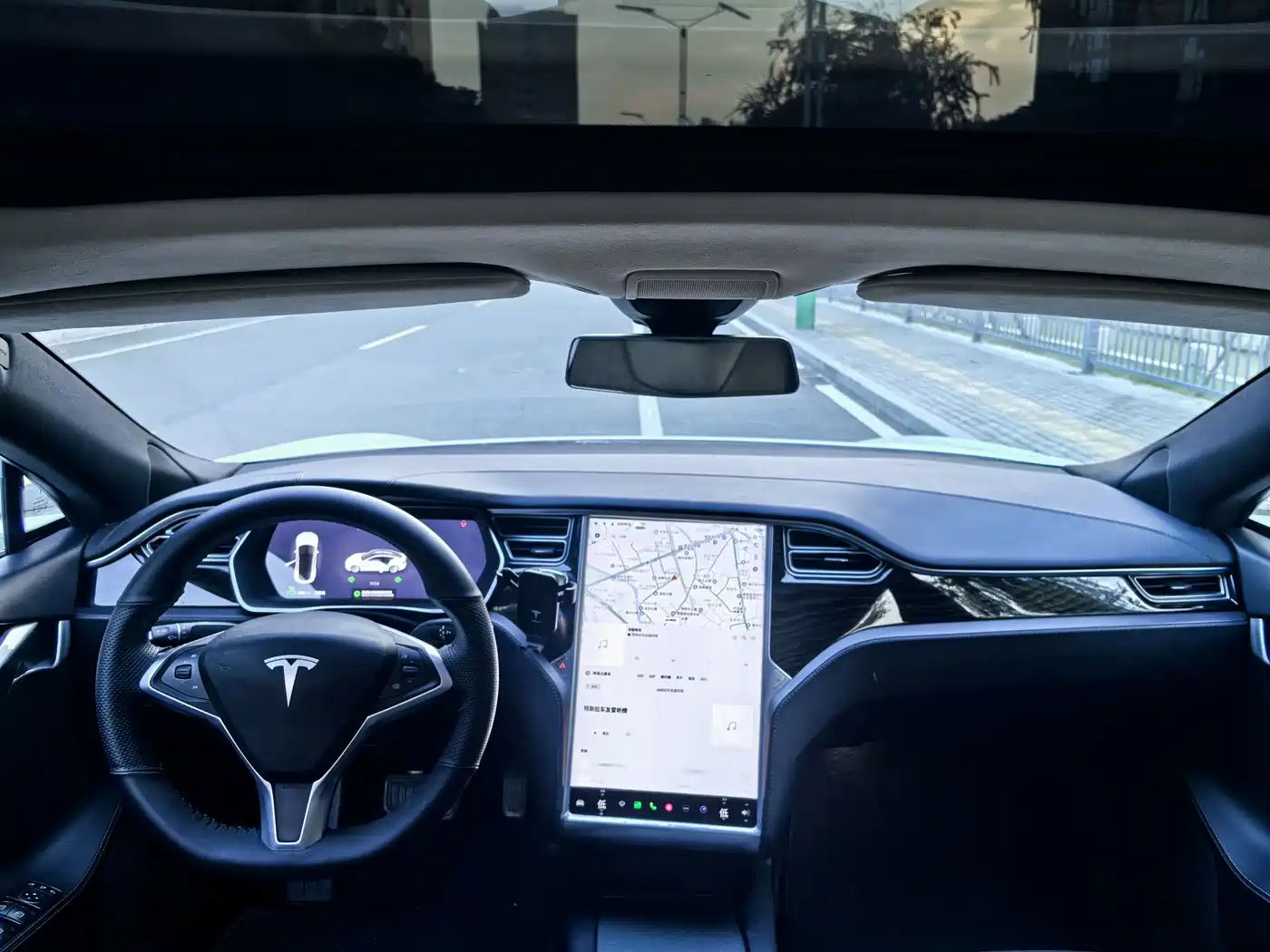 TESLA MODEL S