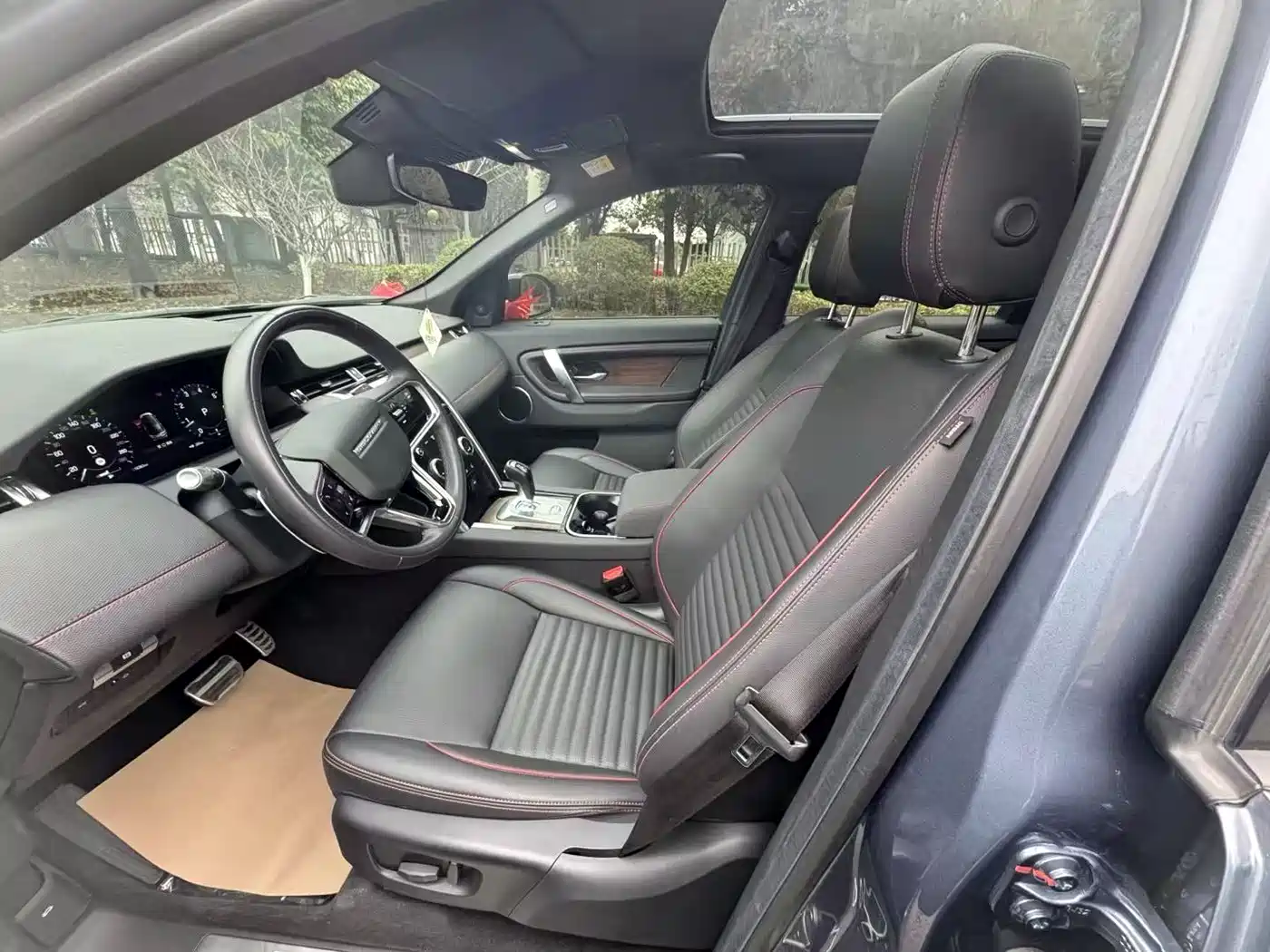Land Rover Discovery Sport 2022 Model 249PS R-Dynamic S Performance Edition 5-Seater фото 7
