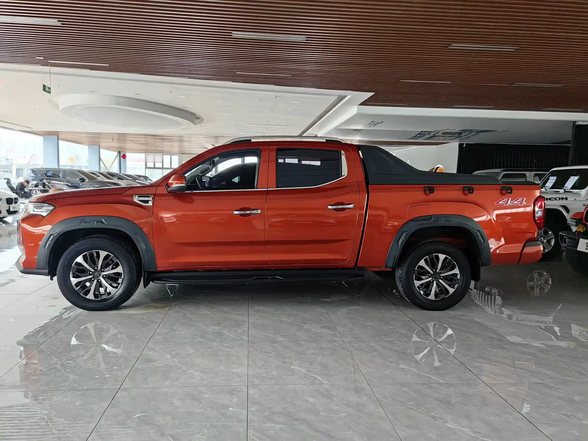 Фото 3 - Maxus T90