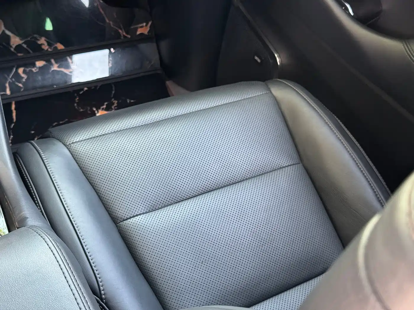 Фото 26 - Lexus LM