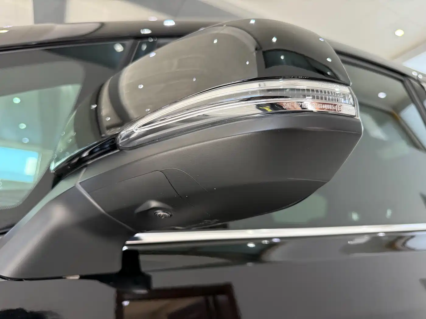 Toyota Alphard 2021 Hybrid 2.5L Premium фото 4