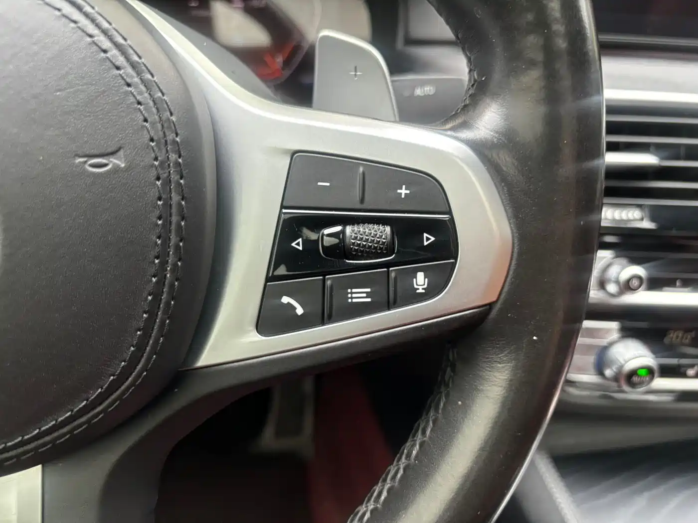 BMW 5 Series 2021 530Li Leading M Sport Package фото 16