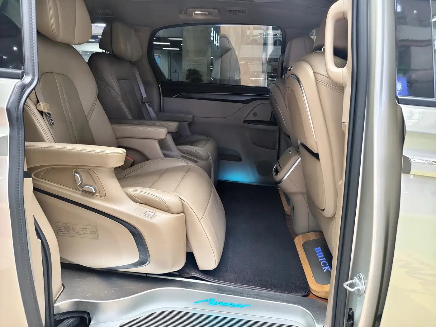 Buick GL8 2021 ES Landlord 653T Luxury фото 13