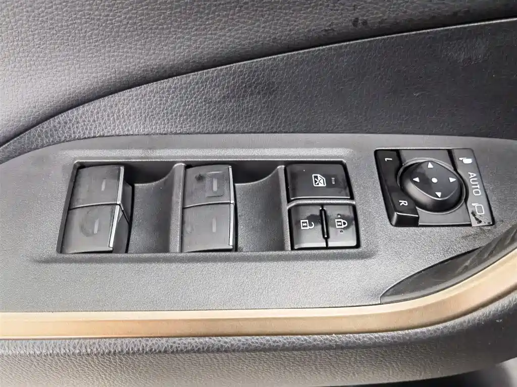 Toyota Wildlander 2024 2.0L CVT 2WD Luxury PLUS Edition фото 9