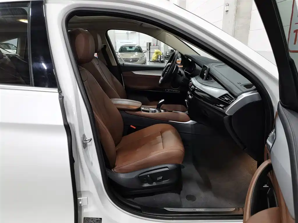Фото 23 - BMW X6