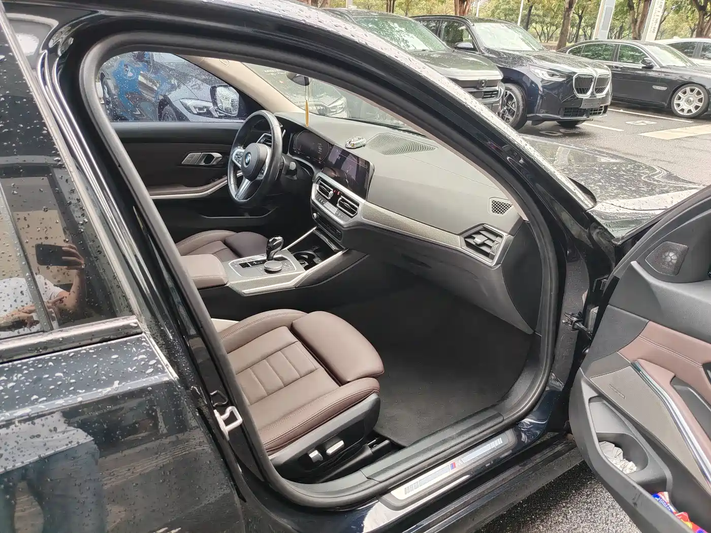 BMW 3 Series 2021 325i M Sport Night Edition фото 24