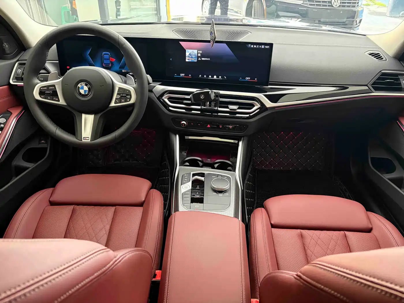 BMW 3 Series 2024 325Li M Sport Shadowline Package фото 9