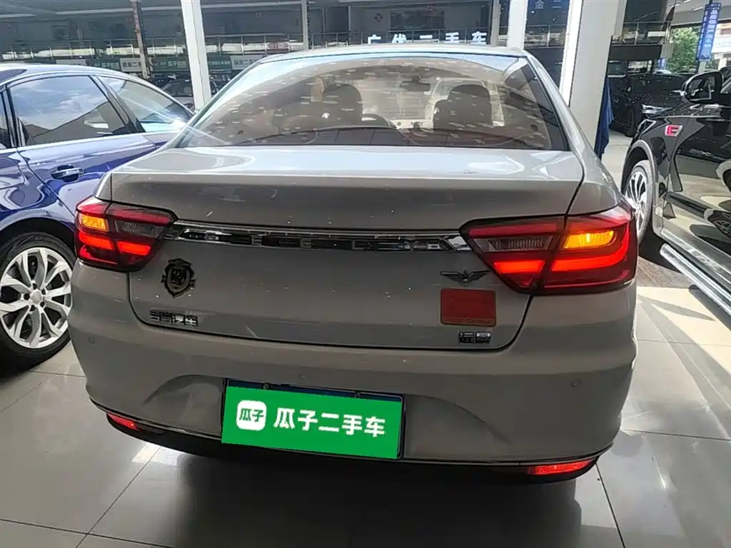 Фото 6 - Geely Vision