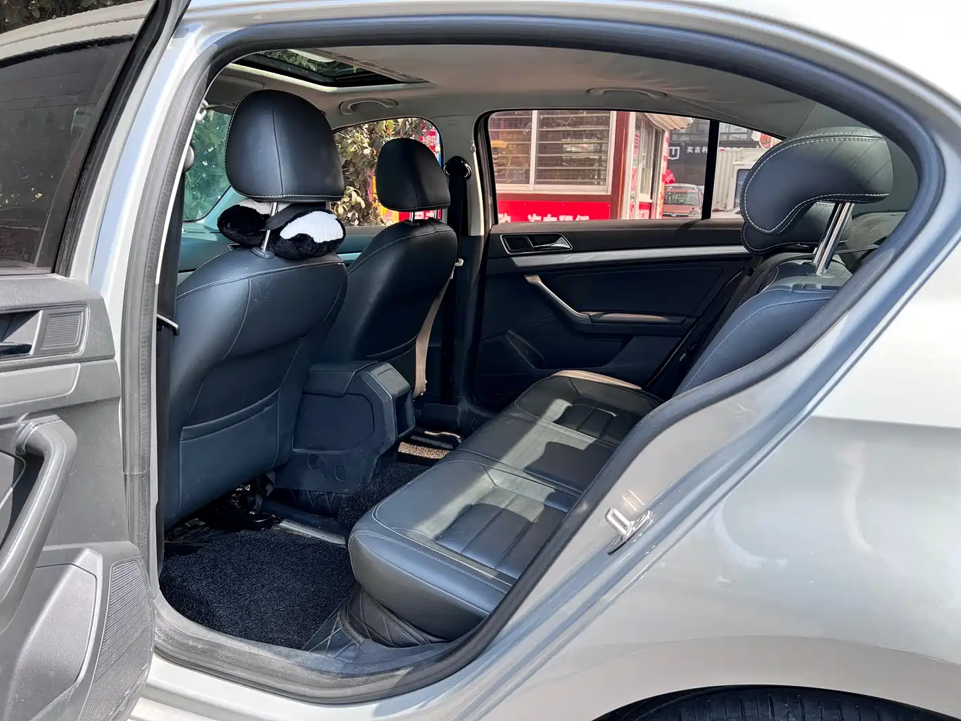 Volkswagen Lavida 2017 1.6L Automatic Comfort Edition фото 9