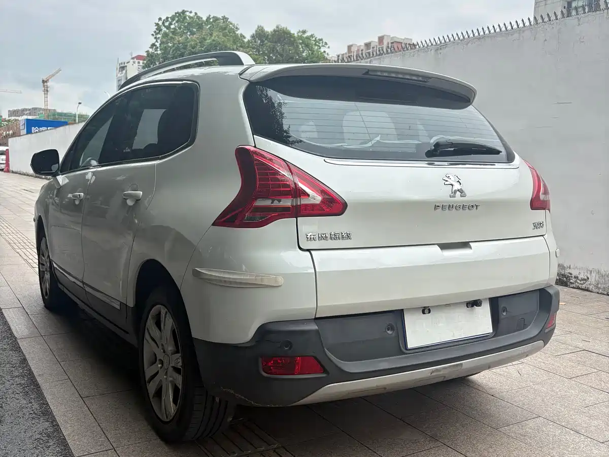 Peugeot 3008 2015 2.0L Automatic Classic Edition фото 6