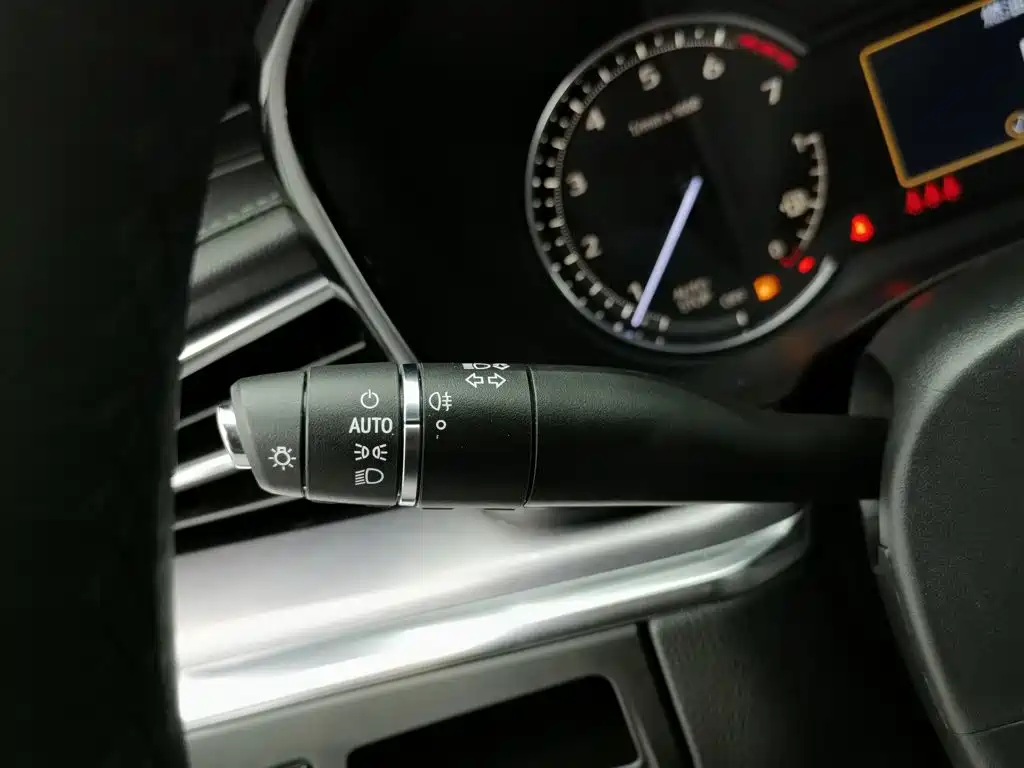 Photo 21 - Cadillac XT5