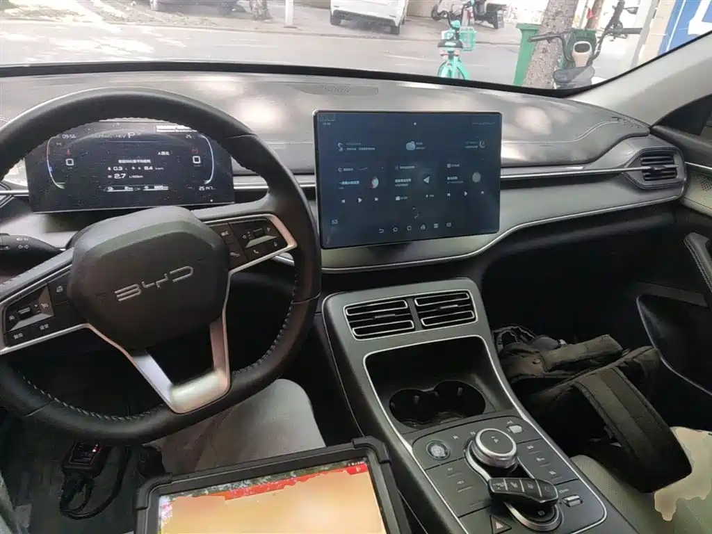 BYD Destroyer 05 2024 Glory Edition DM-i 55KM Luxury фото 10