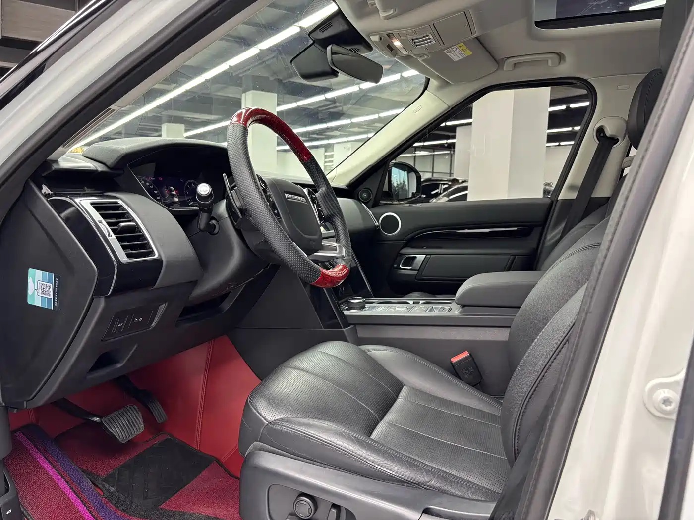 Land Rover Discovery 2020 2.0T SE фото 8