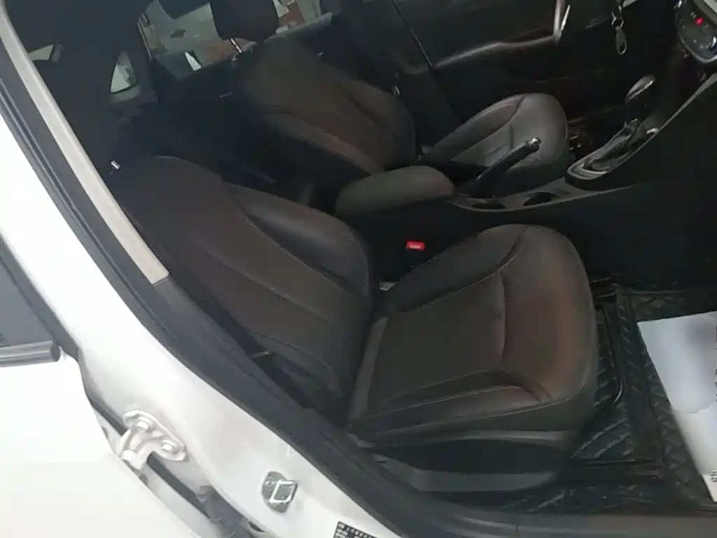 Фото 25 - Buick Excelle