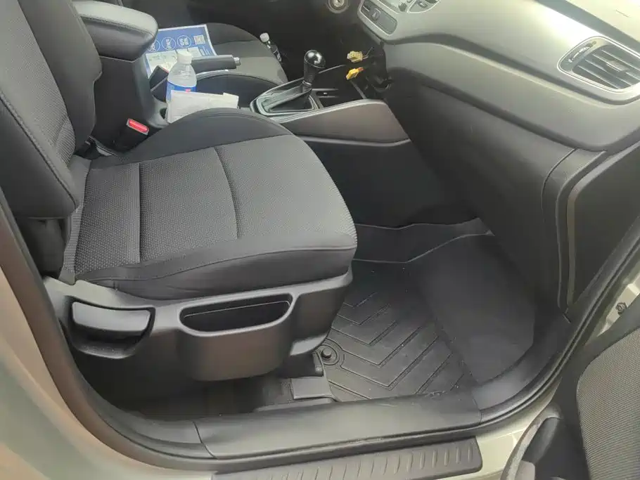 Kia Carens 2016 2013 2.0L 7-seat Auto Standard (China V)