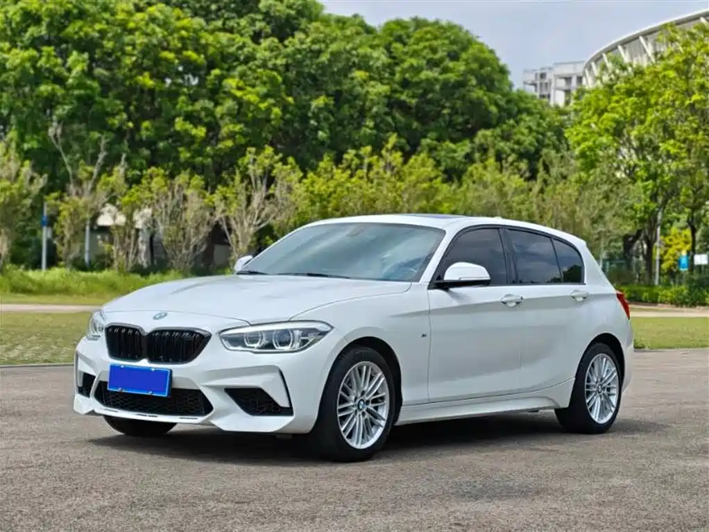 BMW 1 Series (Import) 2018 120i M Sport Package фото 3