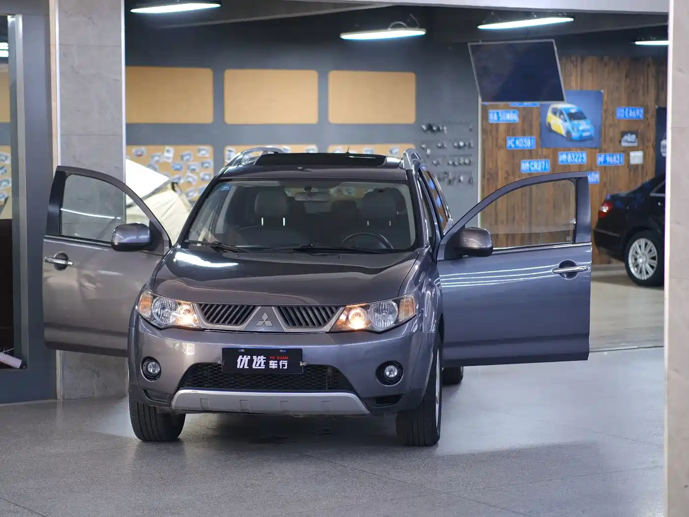 Mitsubishi Outlander (Import) 2009 2009 3.0 Luxury