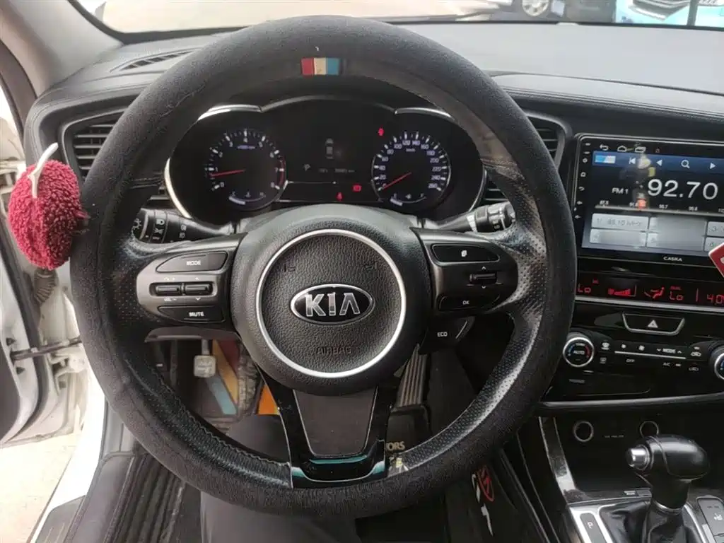 Kia K5 2015 2.0L Automatic LUX фото 11