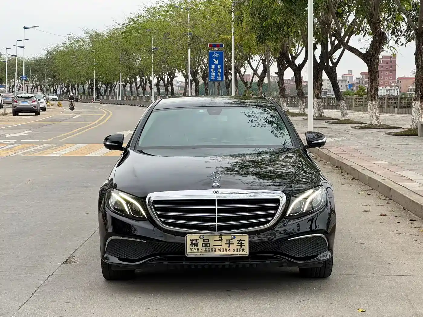 Mercedes-Benz E-Class 2019 E 300 L Fashion
