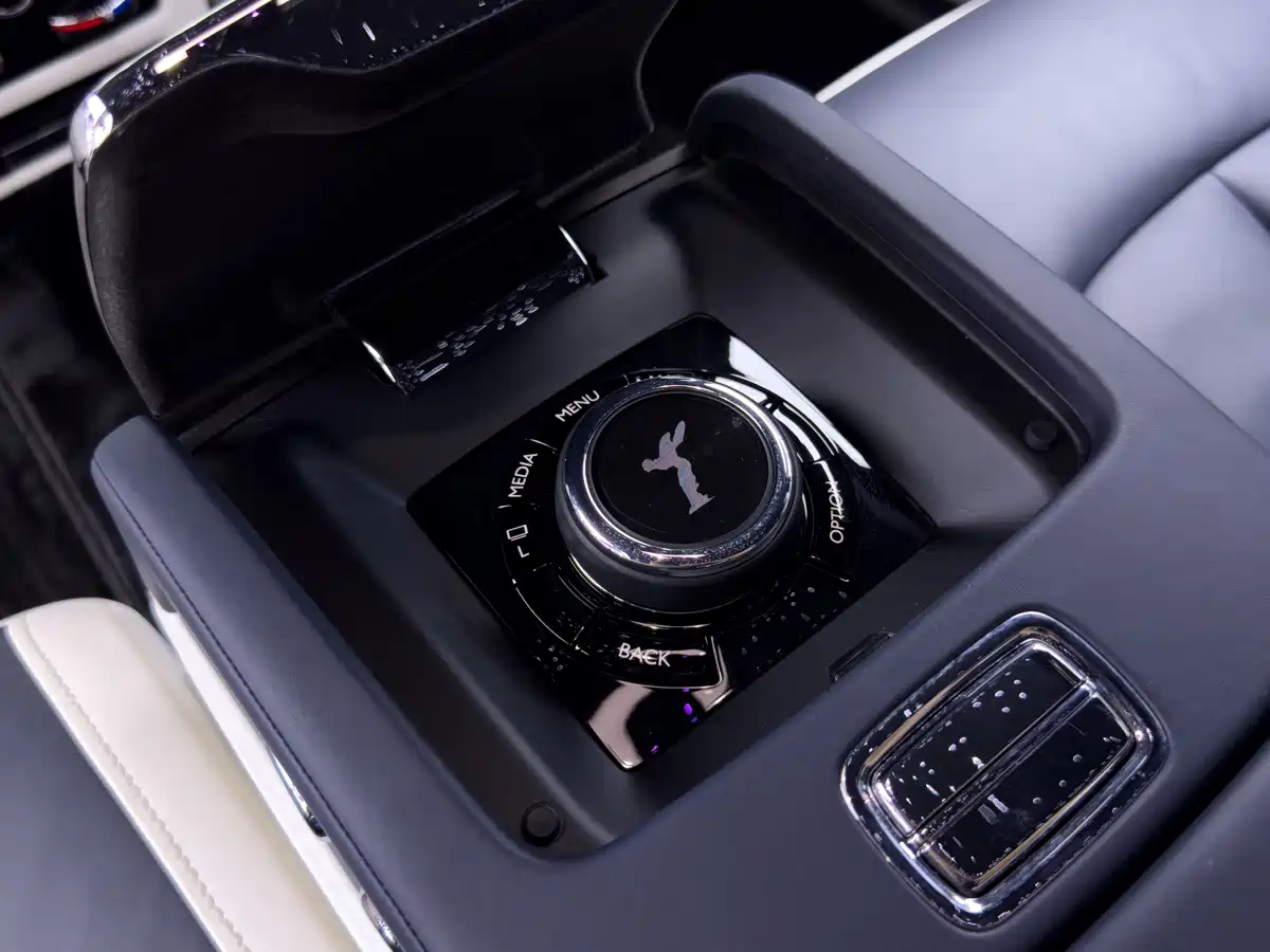 Фото 35 - Rolls-Royce Ghost